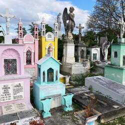 Hier war die Verpflichtung, dass deine Grabstätte etwas mit deinem Haus zu tun hat.