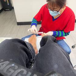 girly girl day (my first mani pedi)