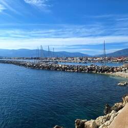 Der Hafen von Paralio Astros