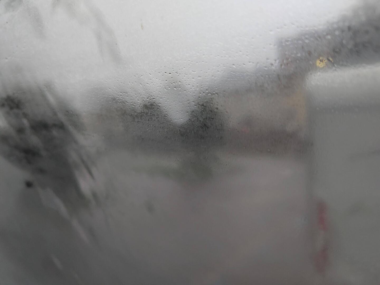 Olaf steht im Schüttregen!!