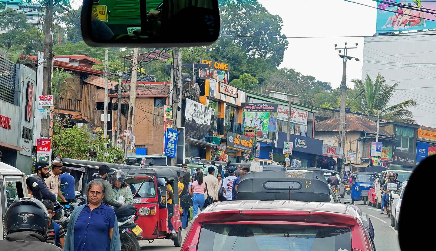 Volle Straßen in Bandarawela
