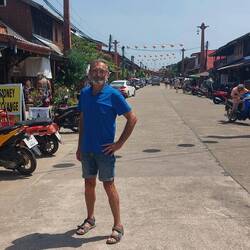 Schöne Häuser, nette Einkaufsstraße.