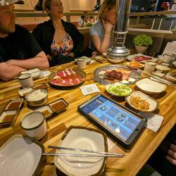 Fragende Gesichter beim Korean BBQ