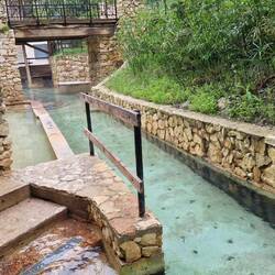 Unter der Brücke gibt's keinen Regen von oben