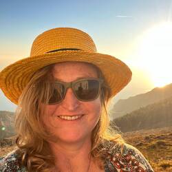 Die Sonne war so intensiv, dass ich mir wirklich das Gesicht schon ein geschmiert habe und Hut trug