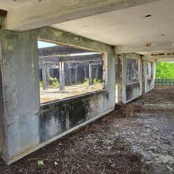 Ein verfallenes Hotel, das seine Glanzzeit in den 70ern hatte