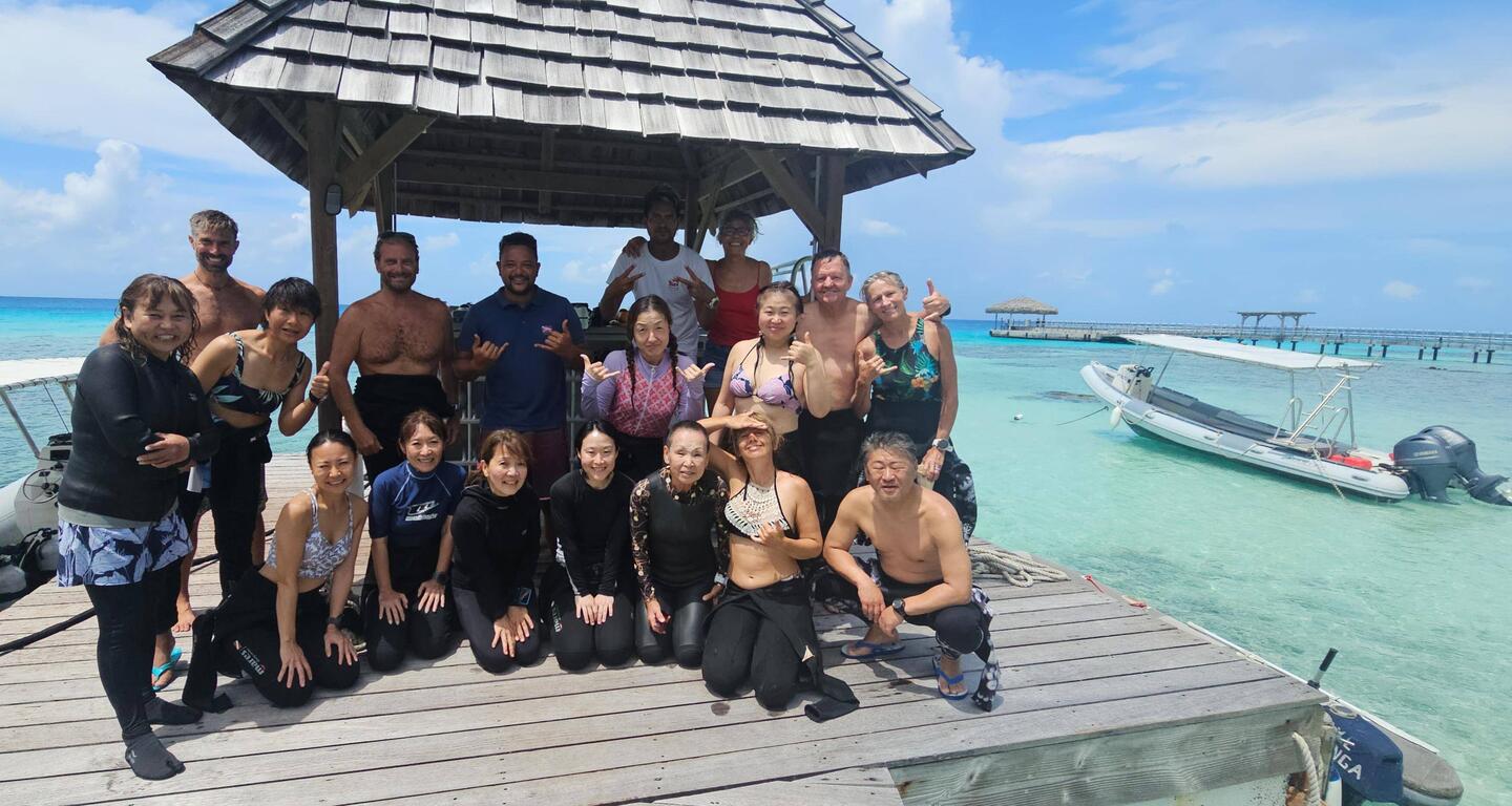 the Japanese team asked that we join in their group picture 😁