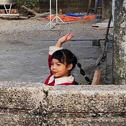 Little neighborhood greeter