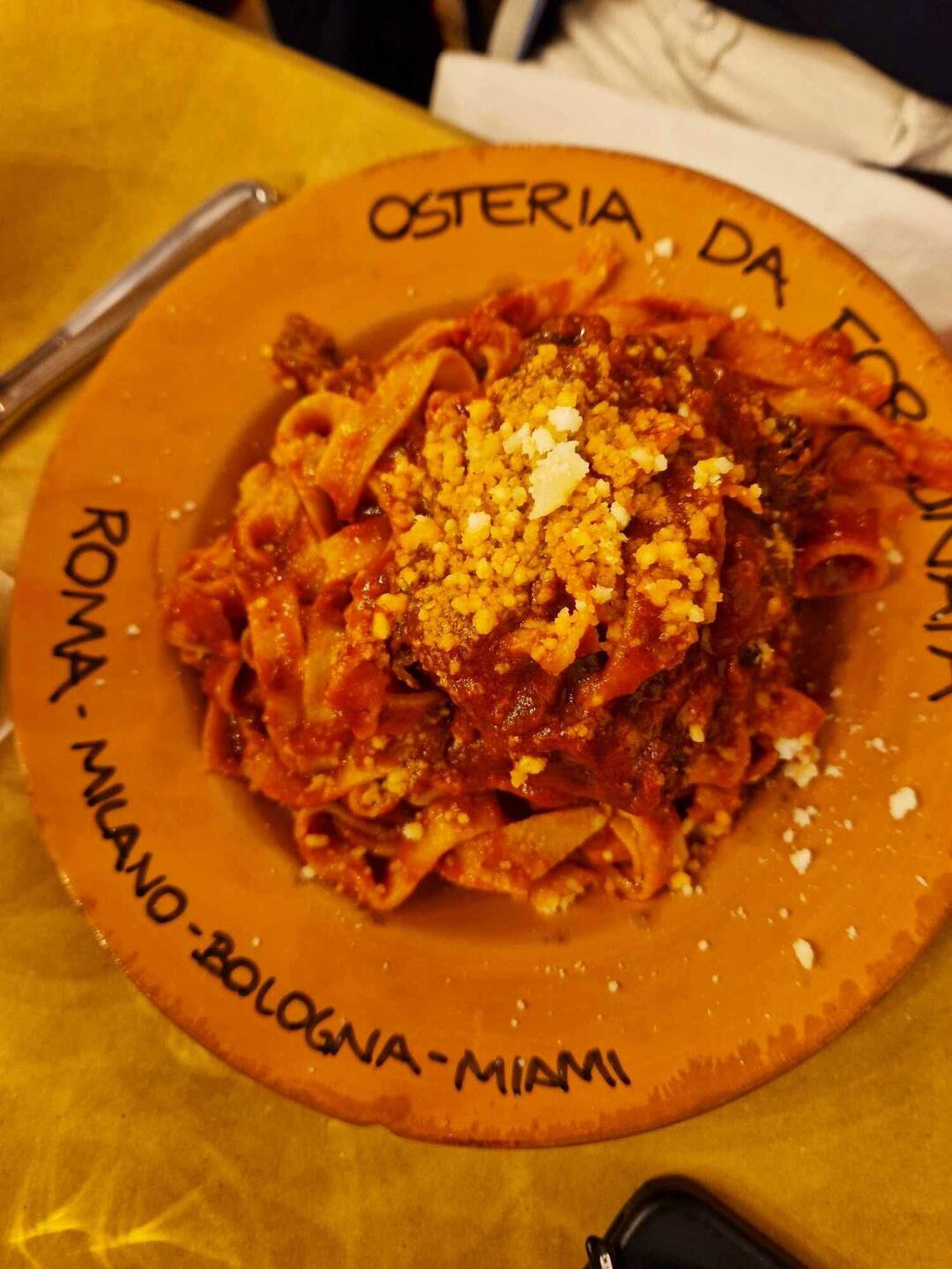 Fresh Pasta with Beef Tomato Sauce