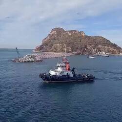 Endlich ... nach 20 Stunden (ab Ankunft im Hafen) erreichen wir Mazatlan