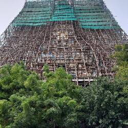 Meenakshi Sundareswarer Temple; East Gopura