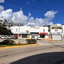 Sombrero locoo - der verrückte Sombrero - Strassenszene in. Ancun