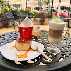 Mittagessen - der Flan war echt gut, nicht süss