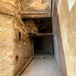 Überall dunkle Gassen