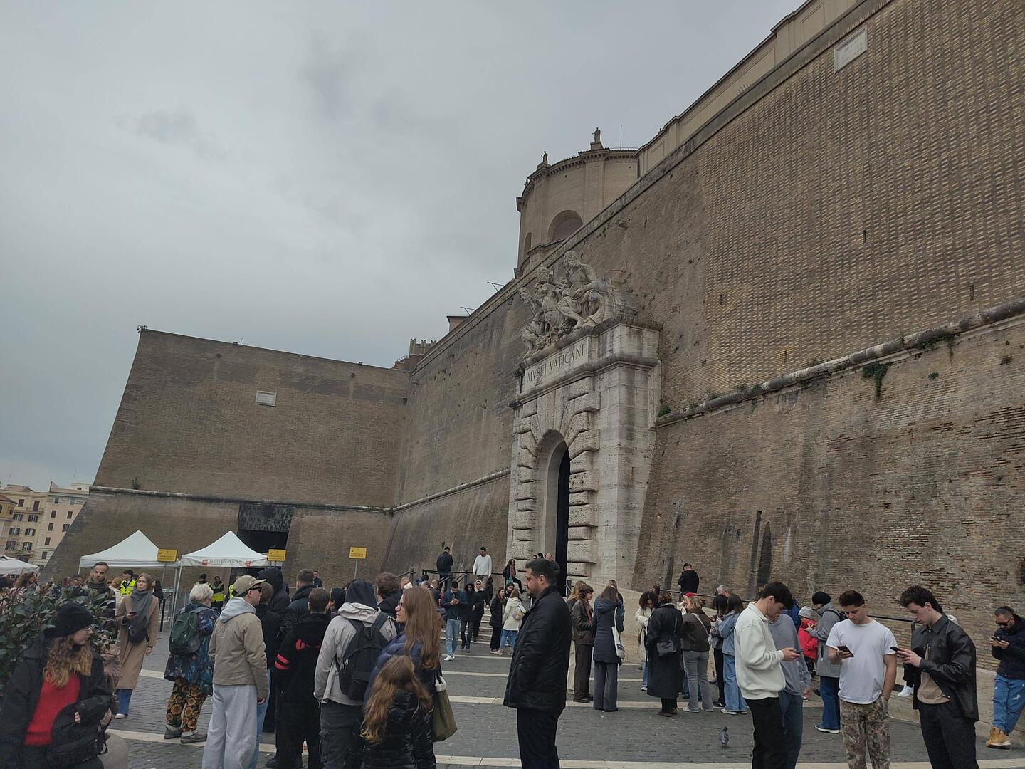 Eingang zu den vatikanischen Museen