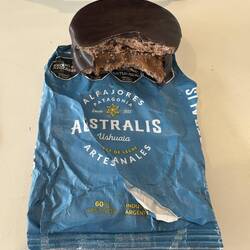 Argentinian answer to our TimTam - two biscuits with caramel middle covered with chocolate.