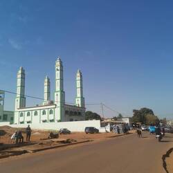 Das ist nicht die große Moschee von Labé, aber die schönere