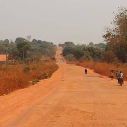 ...die Straße ist ziemlich kaputt