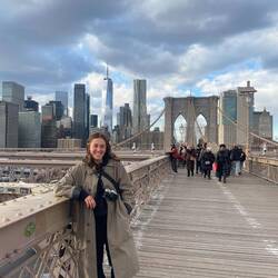 walking the Brooklyn Bridge