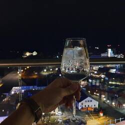 Da gönnen wir uns als Belohnung die schönste Rooftop- Bar von Kristianssand, das "3up"!