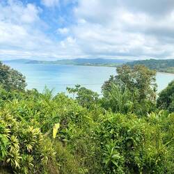 Hemma igen till vår sagolika utsikt! Restaurangen ligger 150 trappsteg nedanför!🥵
