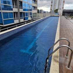 Mein Schwimmbad im Hochhaus