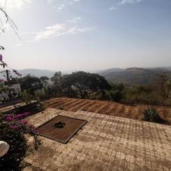 Die Aussicht aus dem Fenster - unten ist eine große Terrasse