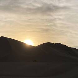 Sonnenuntergang in der Wüste.