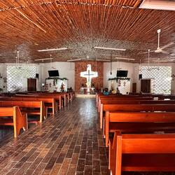 Einfache Kirche beim Hauptplatz