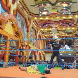 Cholita wrestling 🥳