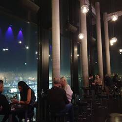 Och nö... nicht SCHON wieder so ne Rooftopbar....