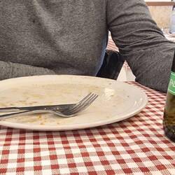 Beste Pizza ever! Günther ist sogar den Rand 😁