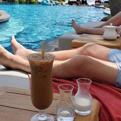 The iced coffee!! The clear syrup is the sugar!