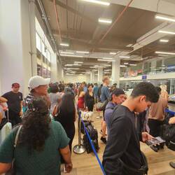 Und dann nochmal warten und lustige Fragen vom Zoll beantworten