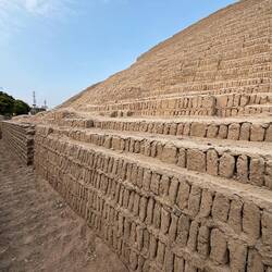 Temples discovered in Lima
