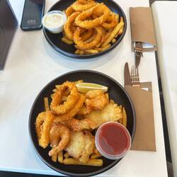 We ate at 3 Fish cafe at Batemans Bay, delicious!