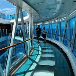 Sky bridge. Over the ocean !