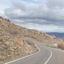 Endlich wieder Hügel und Kurfen