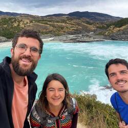Una compi en el camino
