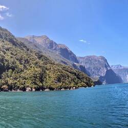 Milford Sound panorama - view landscape