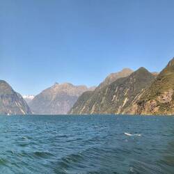 Milford Sound panorama - view landscape