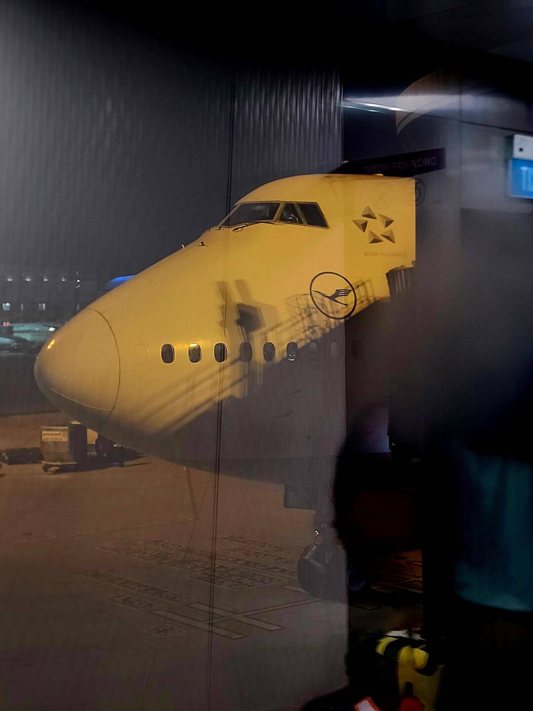 B 747-8