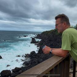 schöne wilde Küsten, hier die "Black Rocks", heruntergerollte Lava