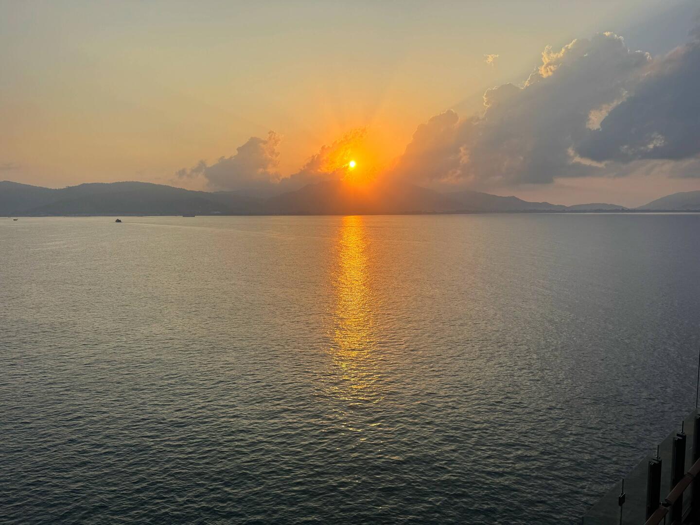 Toller Sonnenaufgang 🌅 vom Schiff aus