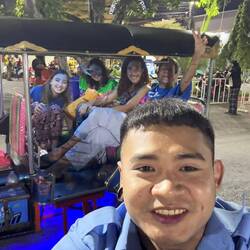 Unser erster TukTuk Fahrer Jom Jom