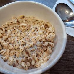 In Peru corn is everywhere, meals, on street, pub snacks, so thought I'd try their sugar puffs.