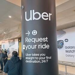 Lissabon Airport - Uber Werbung