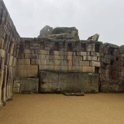 Einer der Tempel geprägt von einigen Erdbeben.