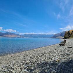 Geschafft: wohlverdientes Ausruhen am Hāwea Lake
