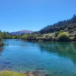 Der letzte Tag führte immer schön am blauen Wasser entlang...